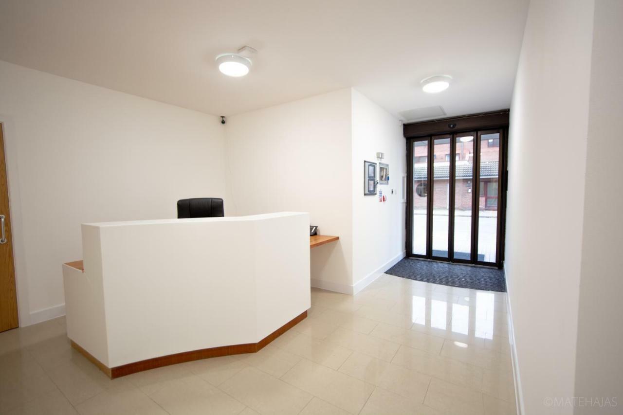 Somerville Apartments London Heathrow Hillingdon Exterior photo